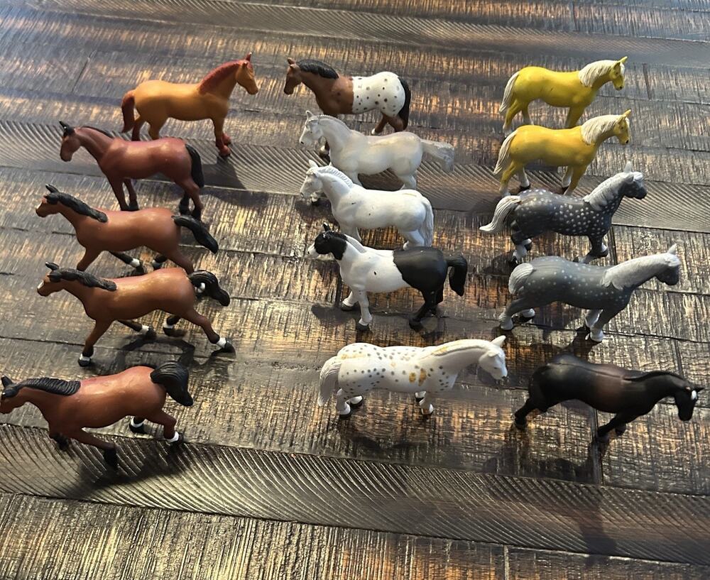 Funrise International VTG 1988 Lot of 15 3” Vinyl Horse Figurines Collectible
